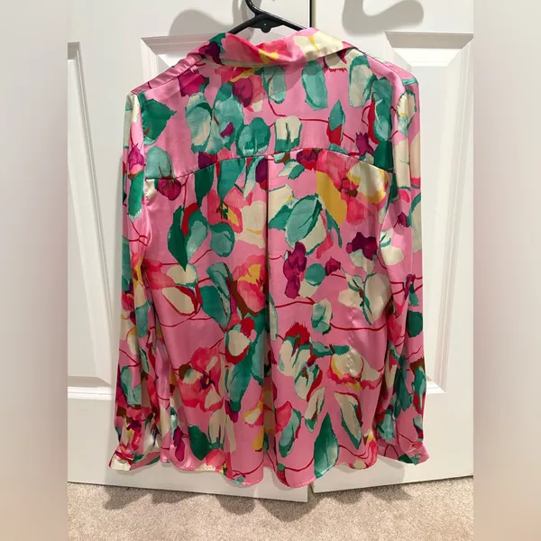 Zara Pink Floral Silky Button Up Blouse Size Medium - Image 3