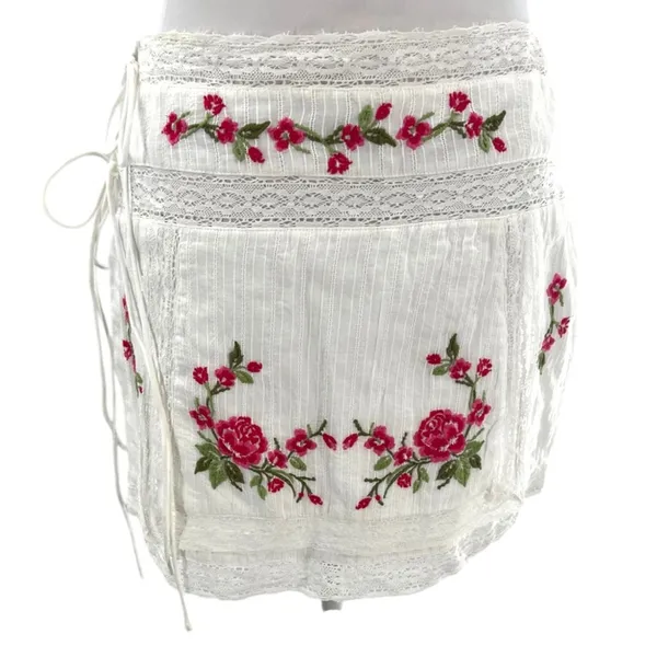 For love and‎ lemons Jolene Embroidered Mini Skirt in White sz M - Image 11
