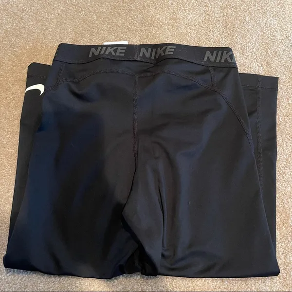 Nike Dri-Fit 3/4 Length Black Leggings - Image 4