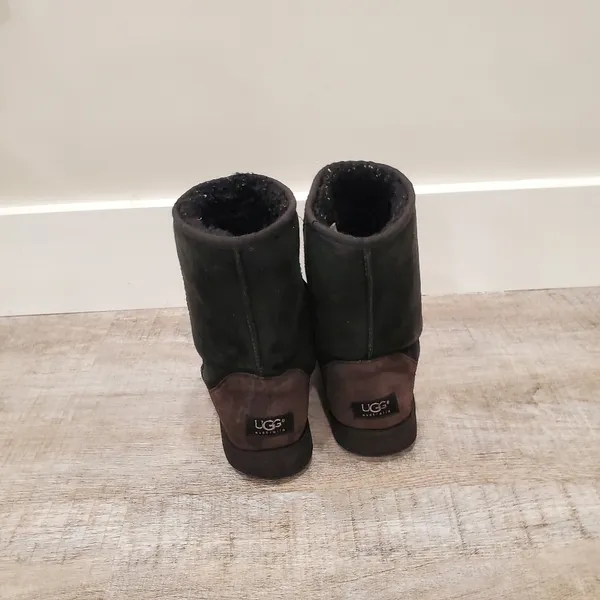 Ugg Black Classic Short II Boots Women's Size 8 - Image 5