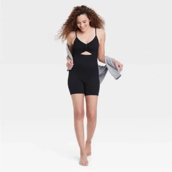 NWT Colsie Cut-Out Ribbed Romper in black XS - Image 8