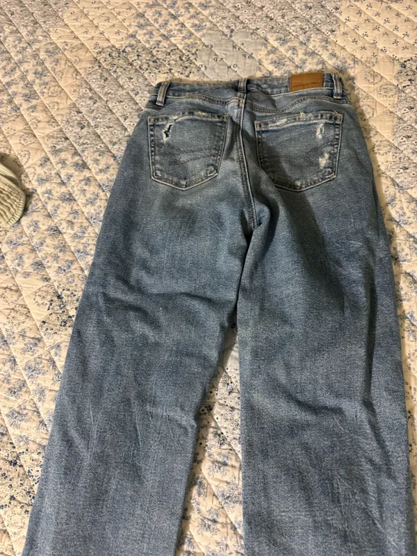 American Eagle Jeans - Image 4