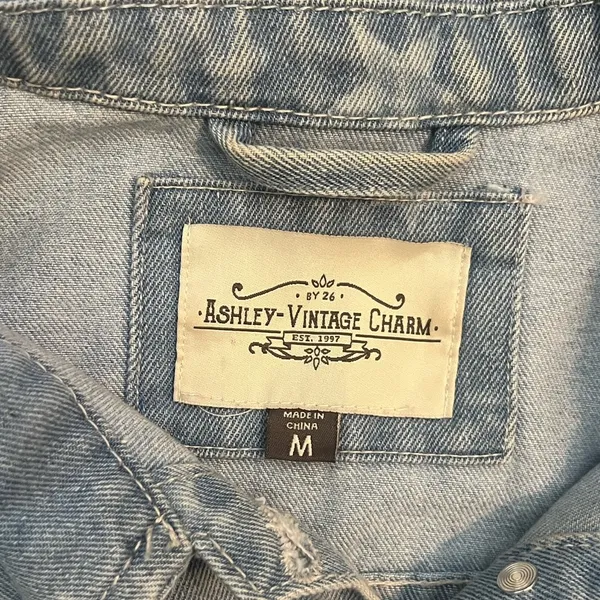 Vintage Charm Jean Jacket- Size Medium - Image 2
