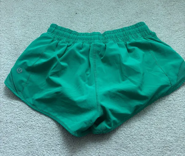 Lululemon Hotty Hot Shorts 2.5" - Image 2