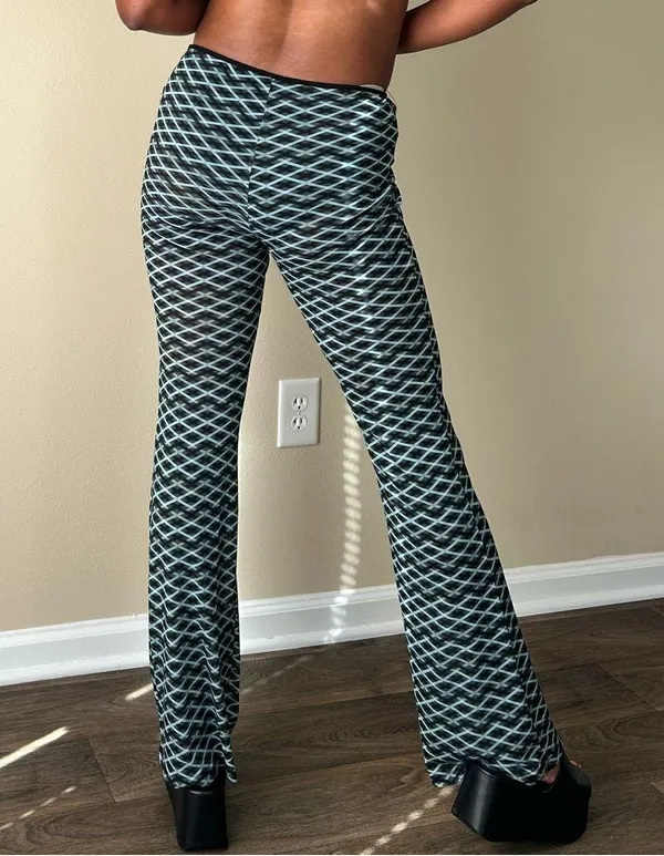 White Fox Boutique No Vacancy Mesh Dress Size Large in Aqua Argyle - Image 4