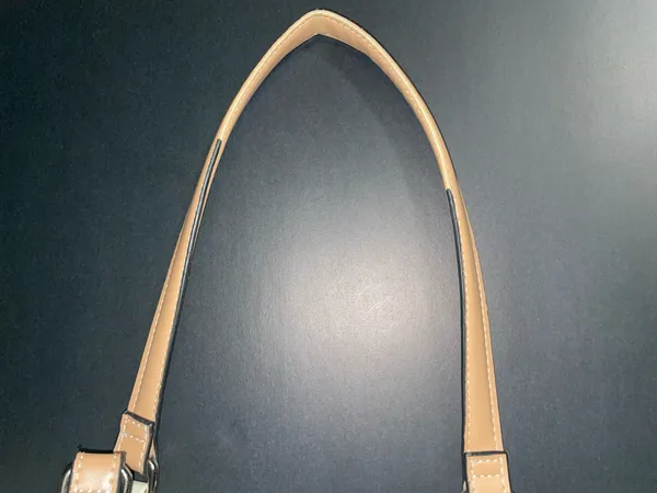 Giani Bernini Beige Tan Pebbled Faux Leather Purse Handbag Pockets Logo EUC - Image 16