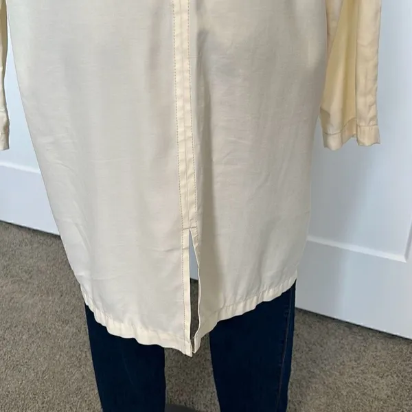 MAUBY Trench Coat In Off White - Image 8