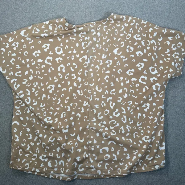 Entro Animal Print Boxy Tee Shirt Women's XL Brown Short Sleeve V-Neck - Image 8