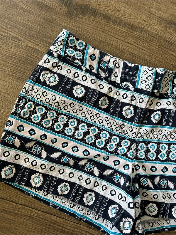 LOFT|Navy, White & Teal Patterned Shorts sz 8 - Image 2