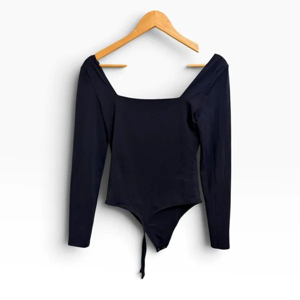Aritzia Babaton black Contour Minimalist Square Neck bodysuit Long Sleeve Medium - Image 6