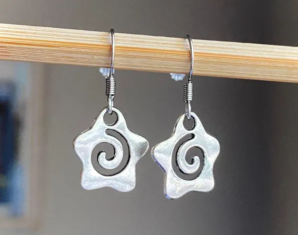 Handmade funky grunge y2k swirl star earrings 🌙 - Image 3