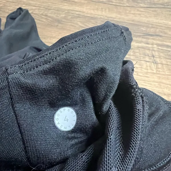 Lululemon Glide & Stride Bra Black Size 4 Luxtreme Adjustable - Image 6