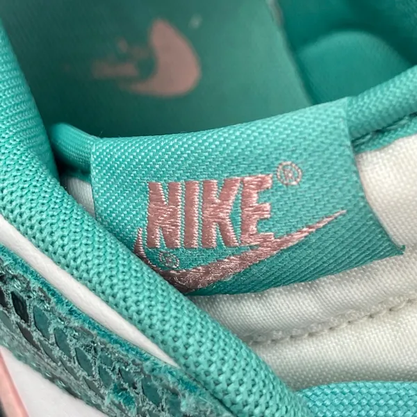 Nike Dunk Low Snakeskin Green Coral Lace Up Low Top Athletic Sneakers Shoes 9 - Image 5