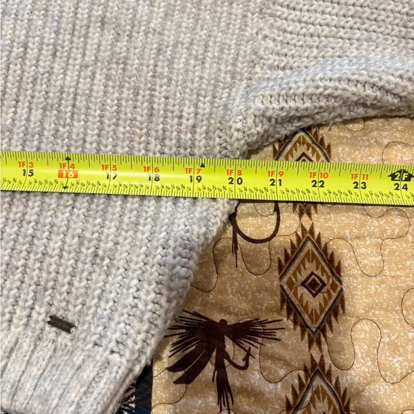 Hollister Light Gray Crew Neck cropped Sweater long sleeve women’s M - Image 8