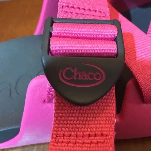 Chaco Women's Chillos Slide Sandals fuschia size 7 - Image 6