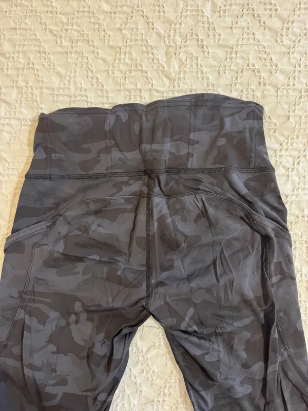 Lululemon Black Camo Leggings Align 25" - Image 3