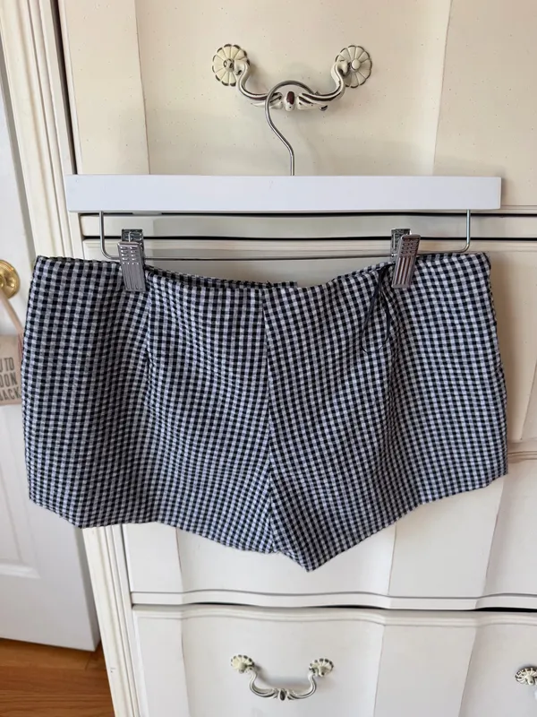 Princess Polly gingham mini shorts  - Image 4