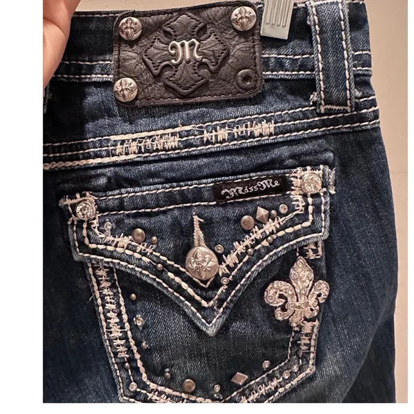 Miss Me‎ Easy Bermuda Denim Embellished Shorts Size 25 Western Grunge Y2K - Image 6