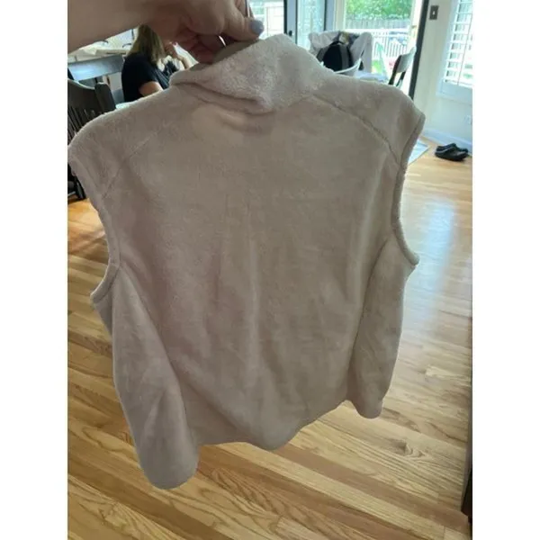 Patagonia woman’s fleece vest cream XL‎ - Image 5