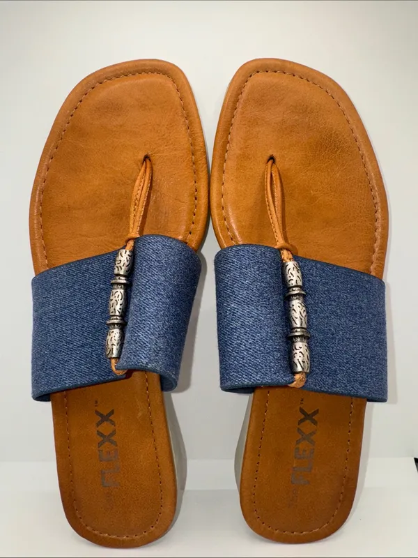 THE FLEXX Thong Sandals w Wide Strap Denim Blue Women’s 8 - Image 5