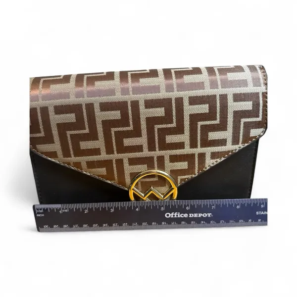 Fashion 2 Piece Bag NWT(NOT A FENDI BAG) Stylish Geometric Patterned Handbag Set - Image 5