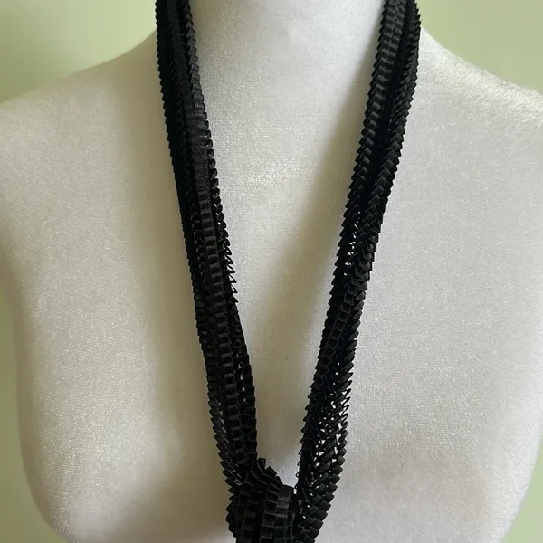Black Crinkle Material Long Adjustable Necklace - Image 2
