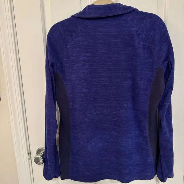 Columbia Women's Blue and Aqua Half-Zip Sweatshirt - Image 3