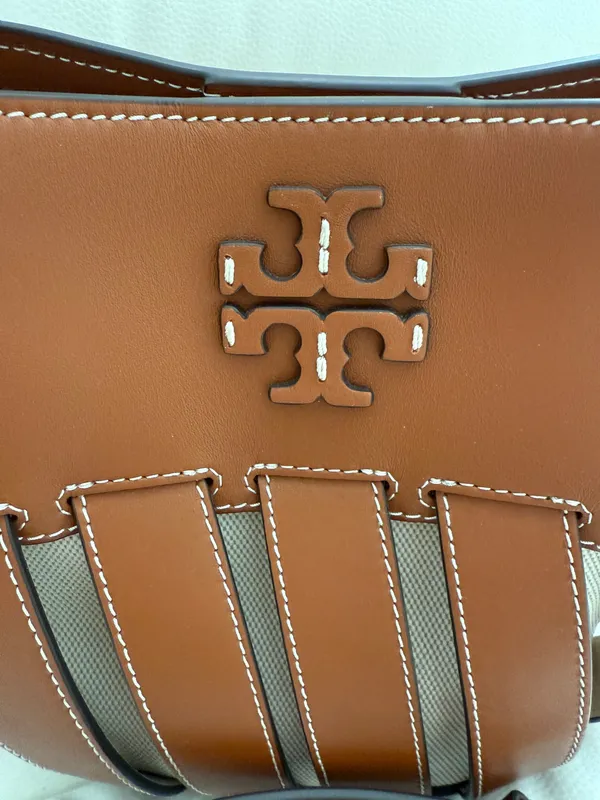 Tory Burch Small McGraw Die cut Bucket bag - Image 4