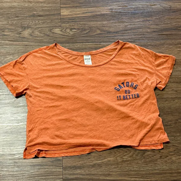 PINK Victoria’s Secret Cropped Gators Do It Better Short Sleeve Shirt Orange Med - Image 10