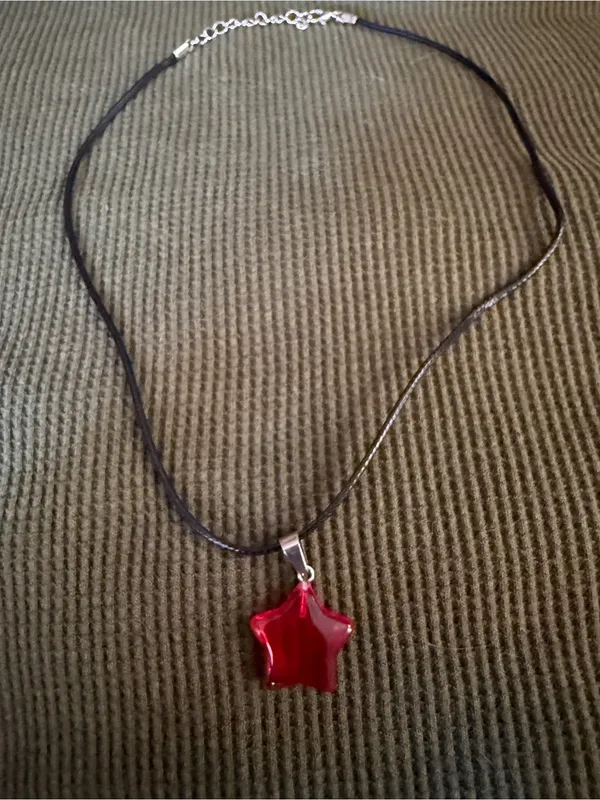 Red Star Pendant Necklace - Women's Jewelry - Image 3