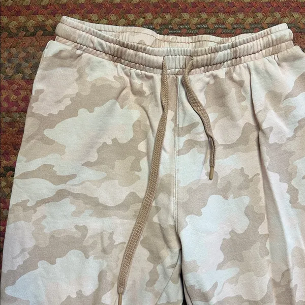 THE UPSIDE AUSTRALIA PINK CAMO SWEATPANTS Size M - Image 2