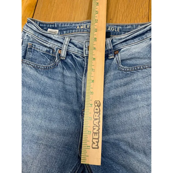 American Eagle Strigid Mom Jeans Womens 4 Regular Distressed Medium‎ Wash Blue - Image 3