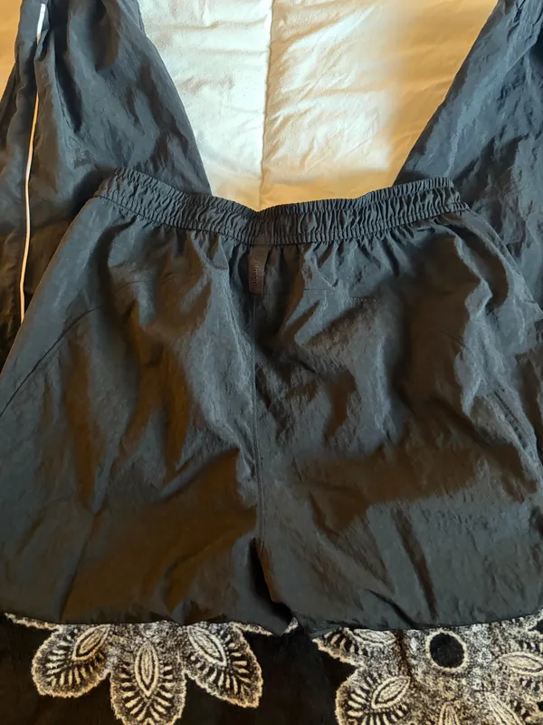 Lululemon black track pants - Image 5