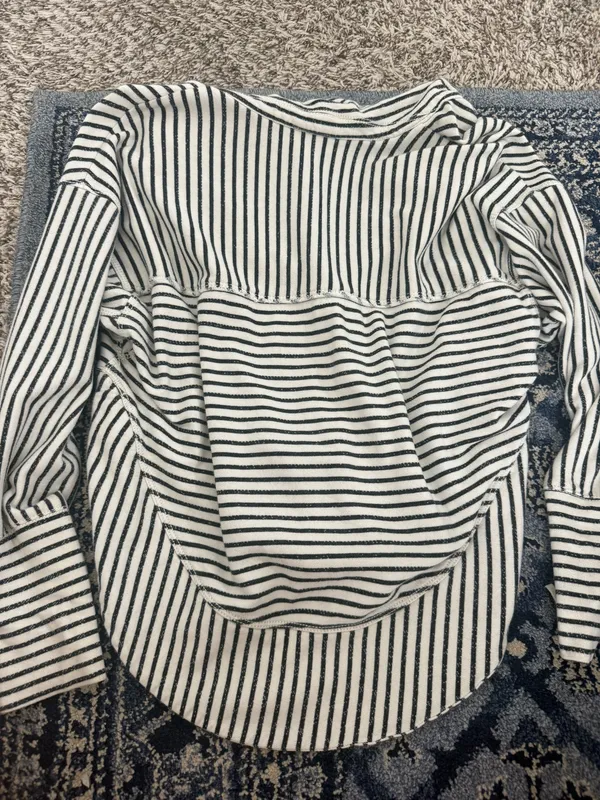 Anthropologie Sweatshirt Pilcro - Image 4