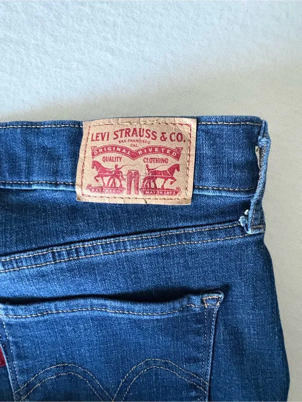 Levi's Slim Straight Jeans in Dark Blue Denim - Image 3