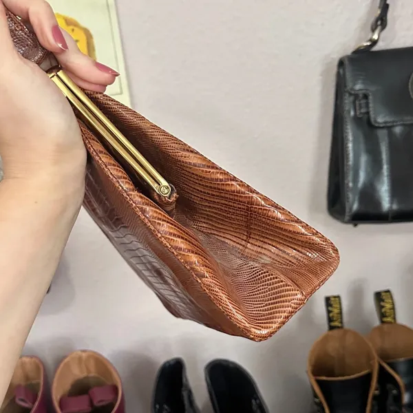Vintage 50s 60s Bellstone Snakeskin Kisslock Elegant Brown Leather Handbag - Image 5