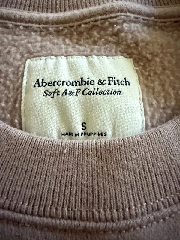 Abercrombie & Fitch Crewneck - Image 2