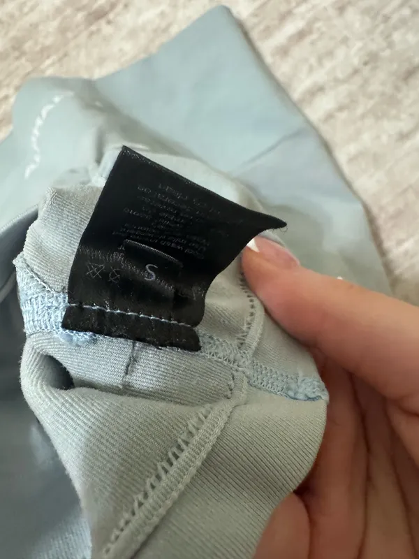 Alphalete amplify shorts size small - Image 3
