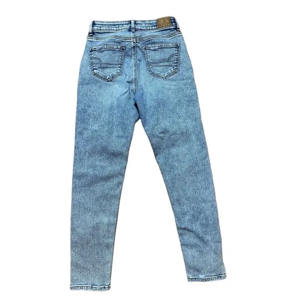 American Eagle light wash stretch‎ high rise Mom Jeans Sz 0 - Image 2