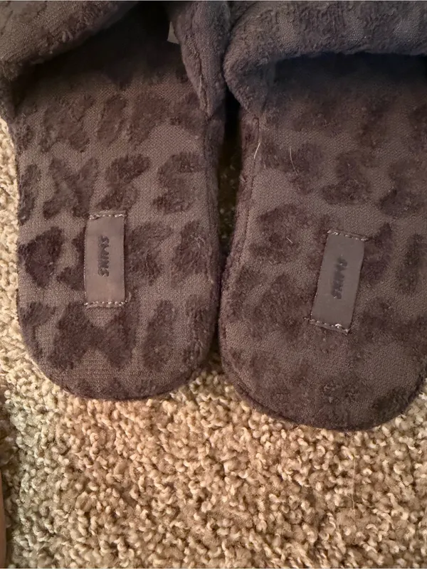NWOT Skims Spa Terry logo slippers gunmetal size 38 - Image 4