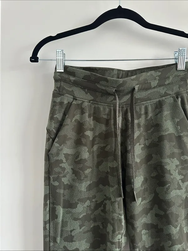 Lululemon camo joggers - Image 2