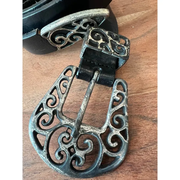 Artisan Vintage 90's black leather belt intricate antique silver buckle M 31-34 western - Image 2