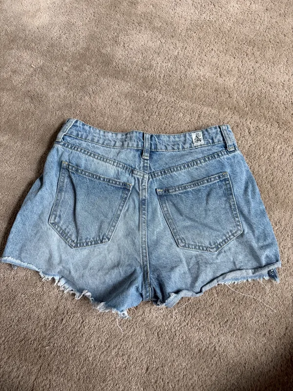 Altar’d State Light Wash Distressed Denim Shorts – Size Small - Image 3