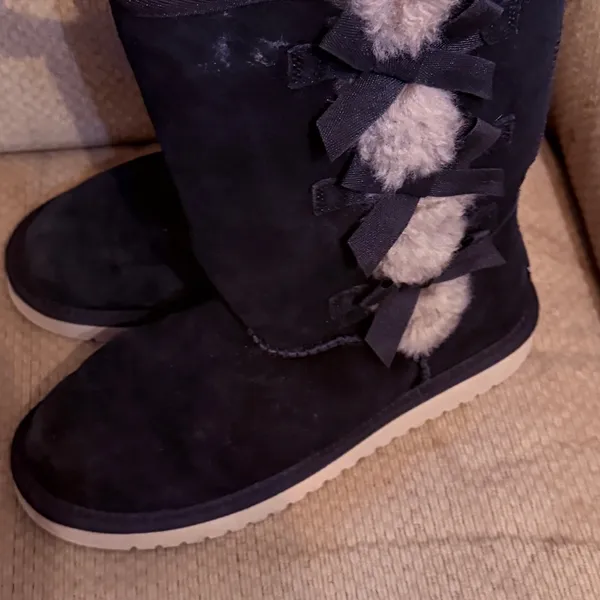 UGG Koolaburra Boots with Bows Black Size 8 - Image 3