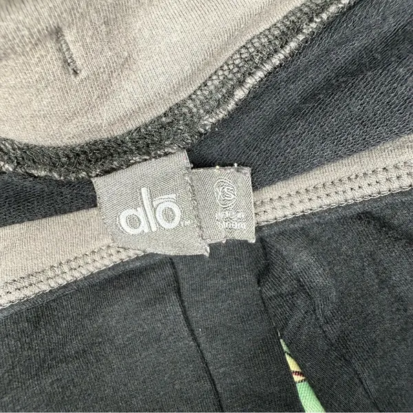 Alo Yoga Cropped Lightweight Joggers Size XS Athleisure - Image 3