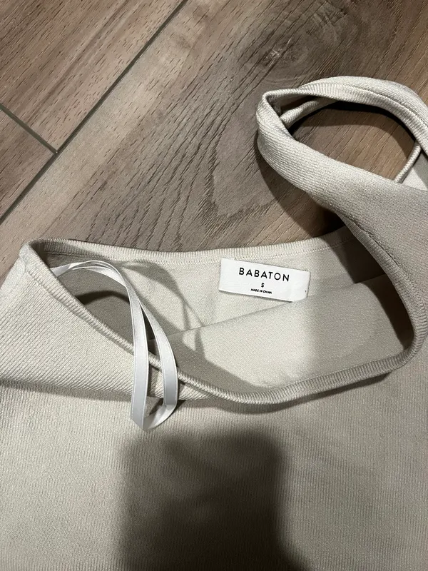 Aritzia Crop Top - Image 2