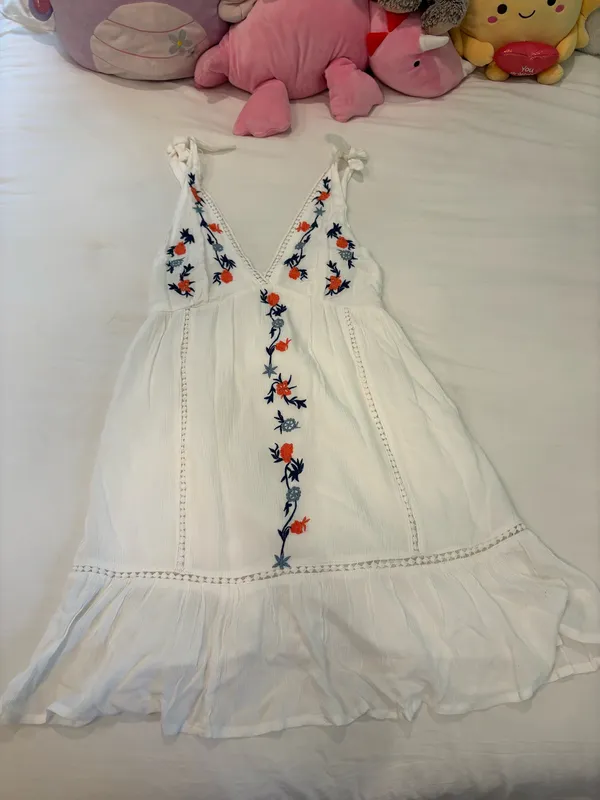Jessica Simpson White Embroidered Dress Mini - Image 2