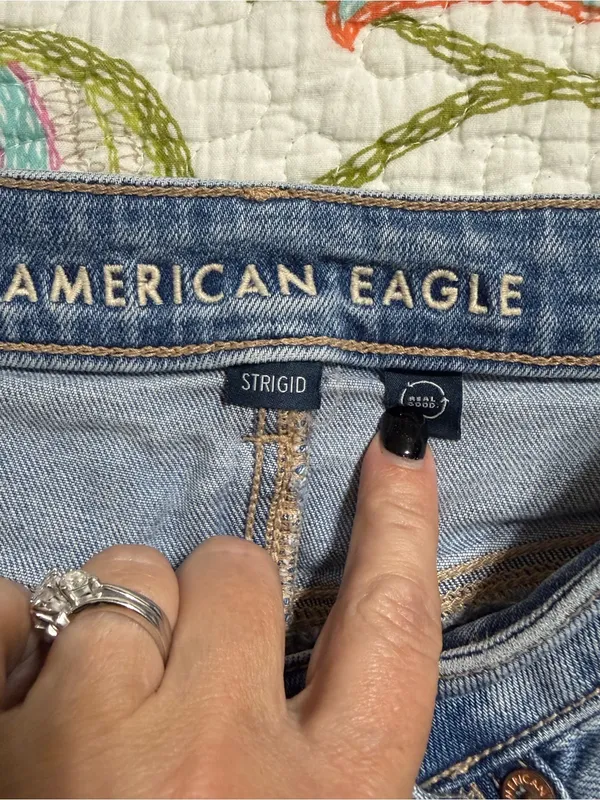 American Eagle size 0 short strigid light denim distressed jeans preppy casual - Image 6