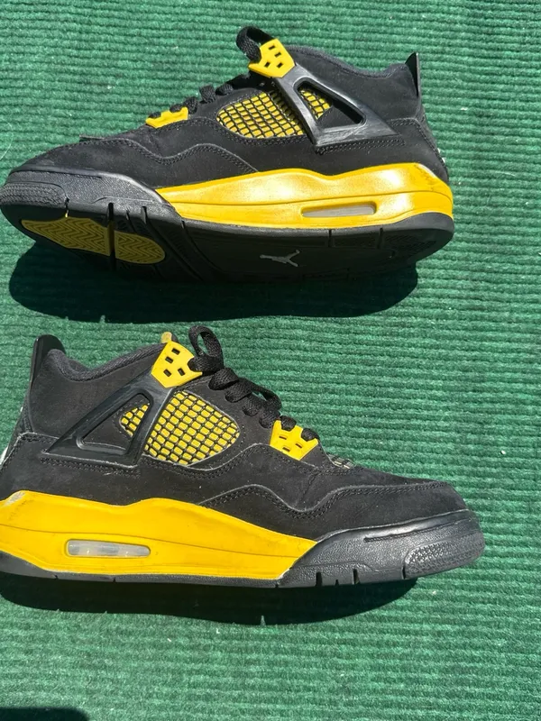 Air Jordan 4 Retro GS 'Thunder' Size 6.5y Women’s Size 8 - Image 2