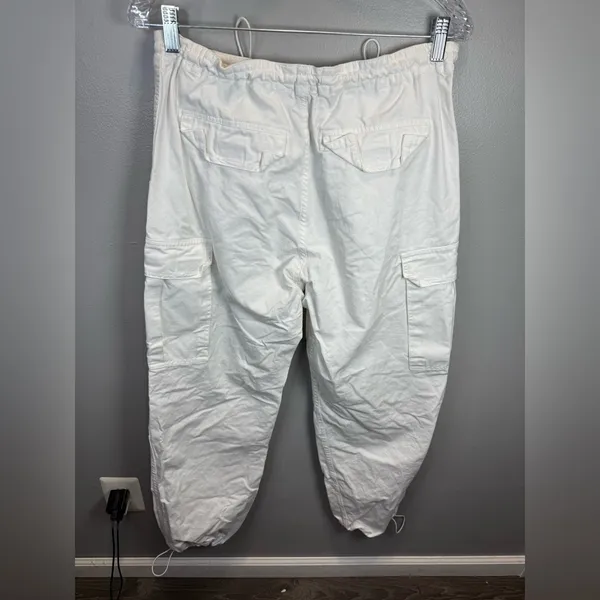 Brandy Melville Women's/Junior's White Jemma Cargo Pants Size M/L‎ - Image 3